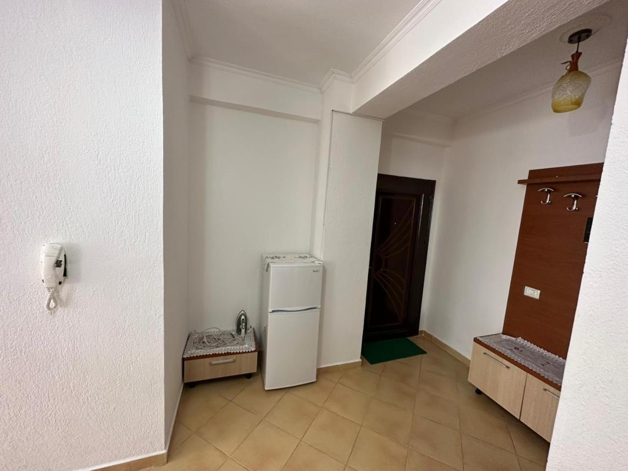 Taulant Apartment *