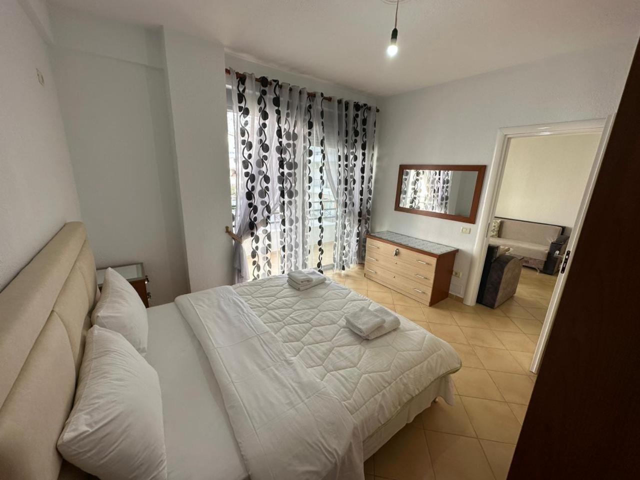 Apartment Taulant *